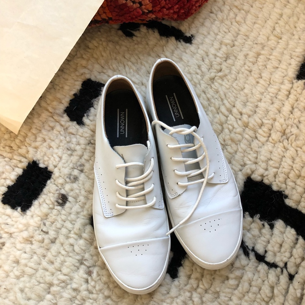 White oxford trainer sneaker unnown sz 8